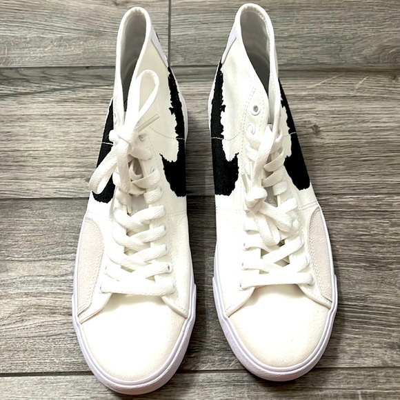 Nike SB BLZR COURT SNEAKERS - Picture 2 of 8